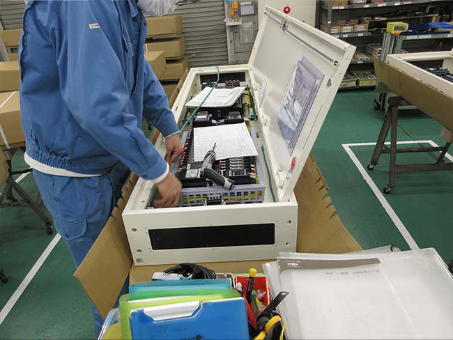 電設盤製造の写真
